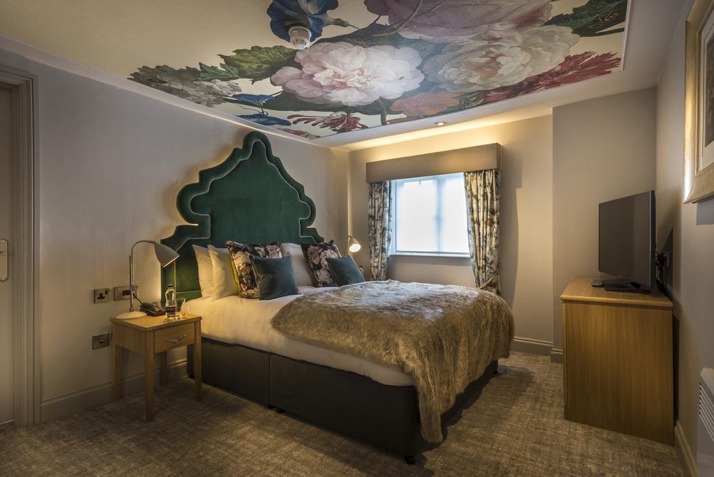 The Three Swans Hotel, Hungerford, Berkshire Exteriör bild