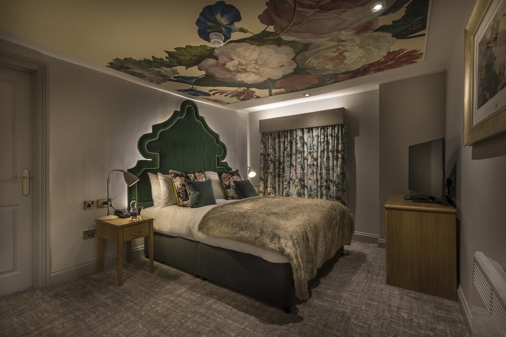 The Three Swans Hotel, Hungerford, Berkshire Exteriör bild