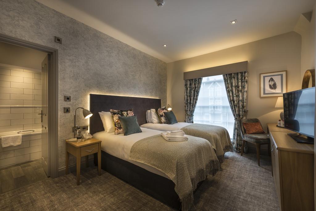 The Three Swans Hotel, Hungerford, Berkshire Exteriör bild